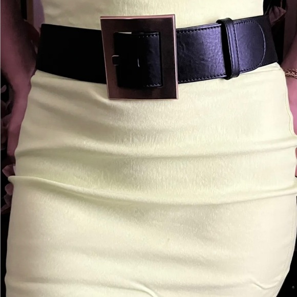 Roberto Cavalli Black Leather Buckle Belt - Picture 4 of 13